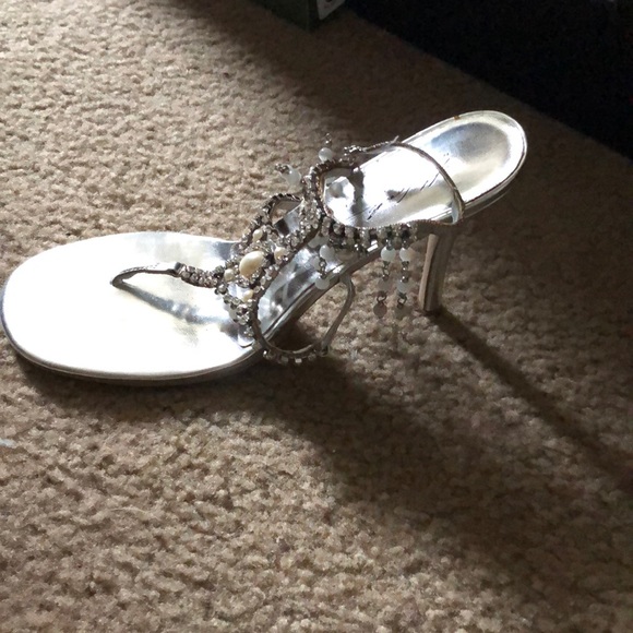 Shoes - Picture 4 of 4